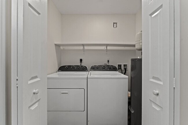 Building Photo - 9618 Beach Blvd