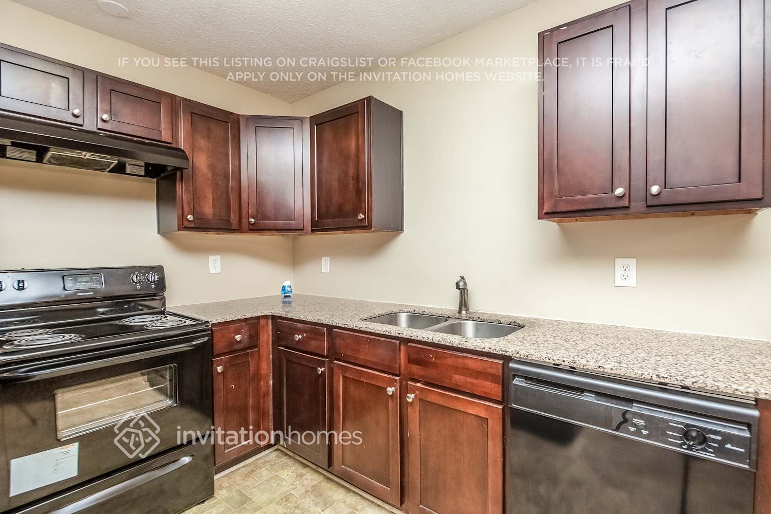 Building Photo - 2751 Flagstone Dr SE