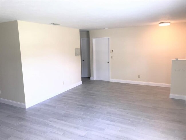 Building Photo - 8305 12th Ave Dr NW