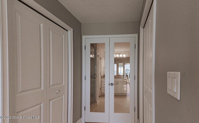 Building Photo - 1025 Jimmy Buffett Mem Hwy