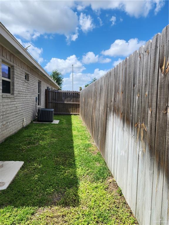 Building Photo - 5804 Nightingale Ave