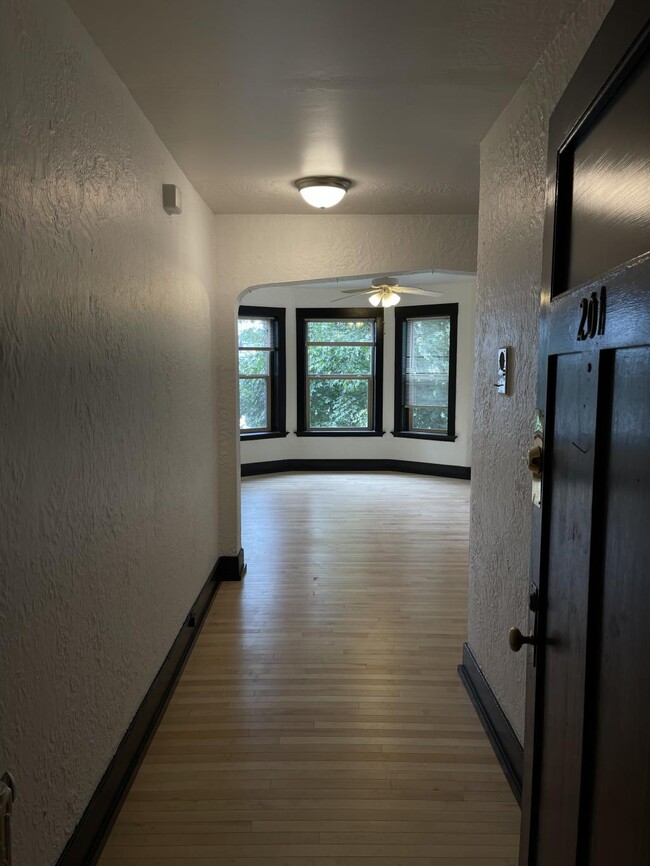 Building Photo - Ben Lomond - 1 bedroom