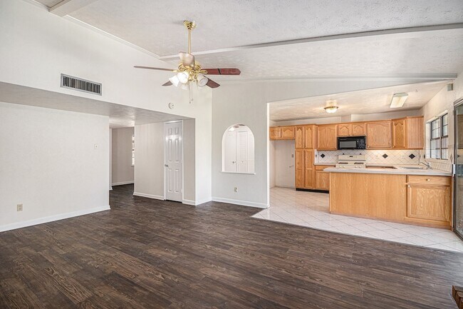 Building Photo - 1814 Addington Dr