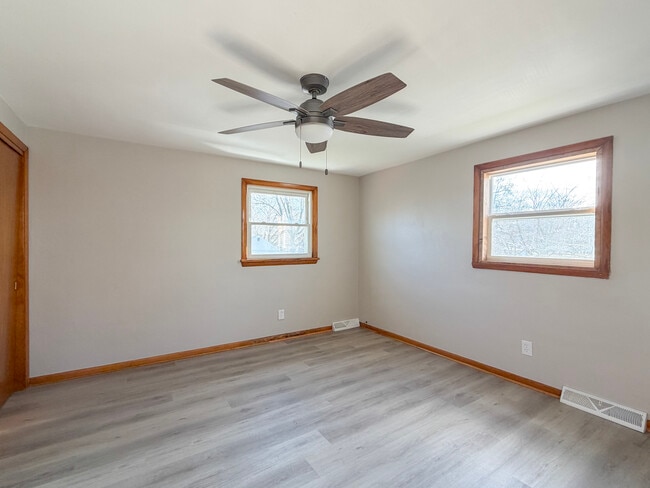 Building Photo - 1612 Maine