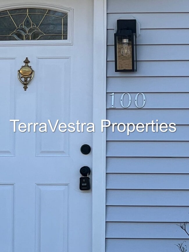 Building Photo - 3 Bed Single Family in Clayton! Eligible for $500 Security Deposit.