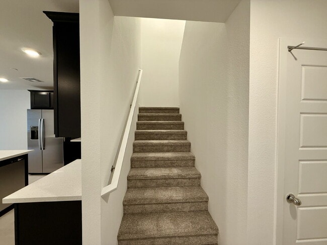 Building Photo - 3 BED 2.5 BATH 2 BALCONY 2 CAR GARAGE TOWNHOUSE IN HENDERSON FOR RENT!!