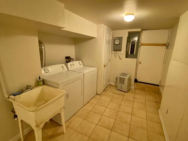 Building Photo - Charming 2 Bedroom/2 Bathroom Townhome in Harwood, Baltimore, MD!