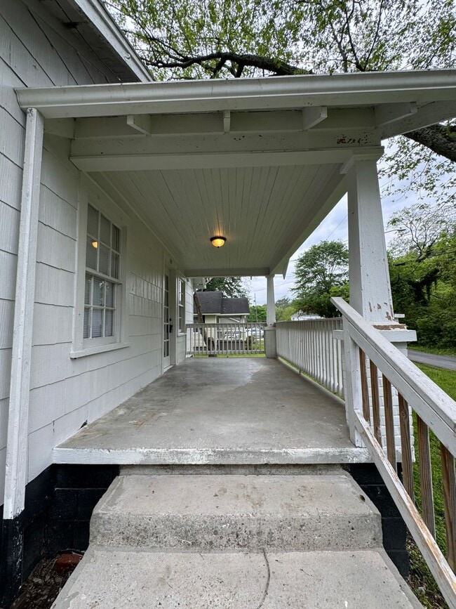 Building Photo - 2/1 House in North Rome- $895