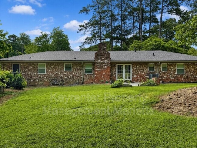 Building Photo - 725 McBurnette Rd N E