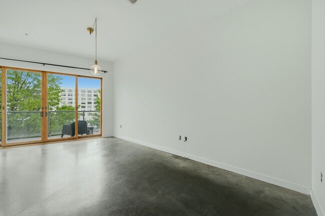 Building Photo - 333 Nelson St SW