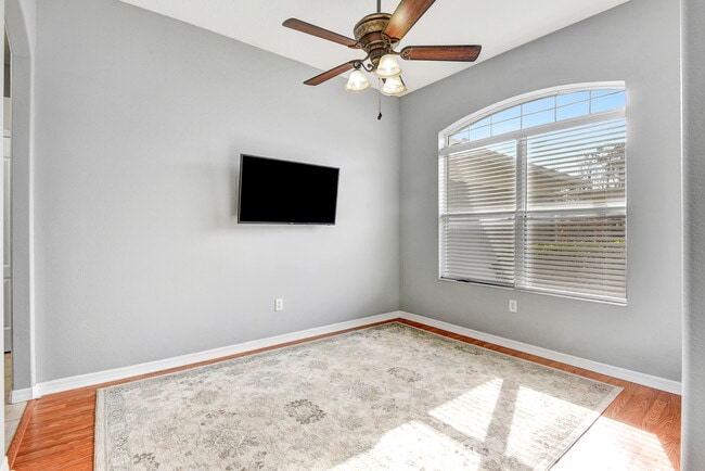 Building Photo - 11 Manderley Ln