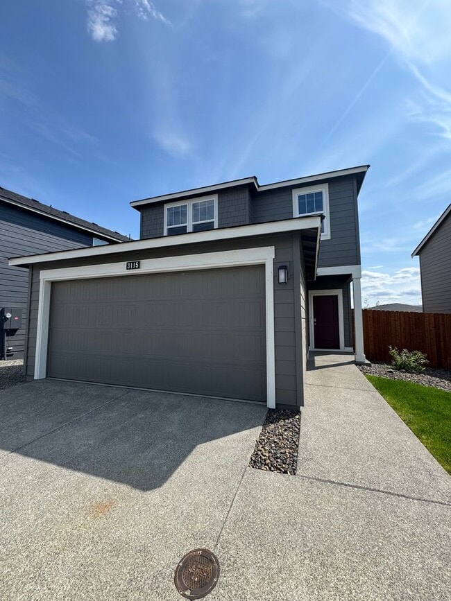 Building Photo - HUGE PET FRIENDLY