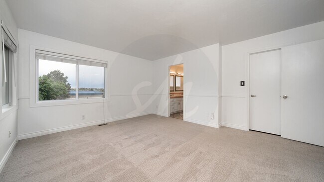Building Photo - Beautiful Four Bedroom Home Near Broadmoor Bluffs
