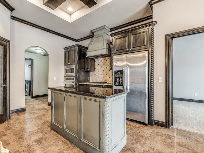 Building Photo - 13609 Gentry Dr