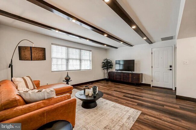 Building Photo - 4014 Linkwood Rd