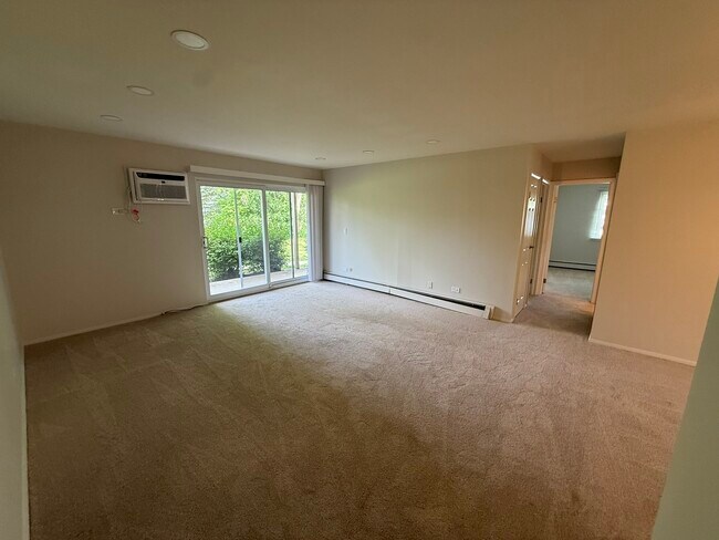 Building Photo - 9S220 Lake Dr