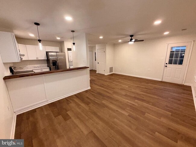 Building Photo - 1340 Rigbie Hall Ct