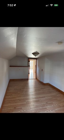 Building Photo - 533 Slocum Rd