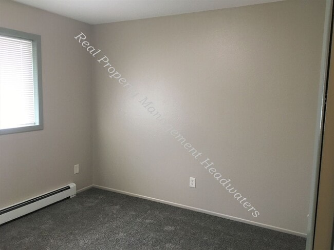 Building Photo - 916 Wilder Ave