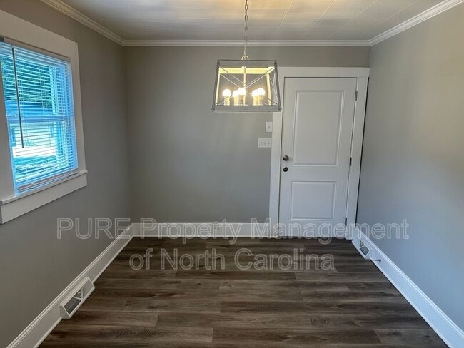 Building Photo - 1101 Woodlawn St