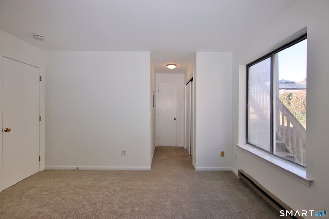 Building Photo - 15 Bungalow Park