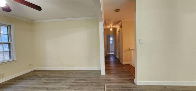 Building Photo - 2349 Valley Way
