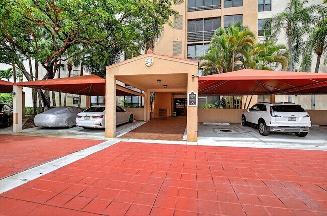 Building Photo - 7233 Promenade Dr