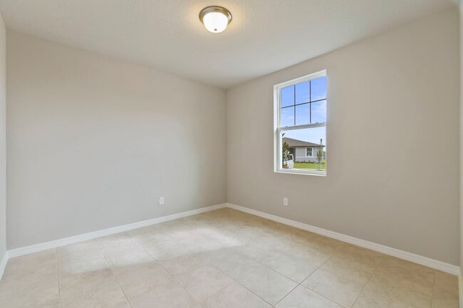 Building Photo - 121 Towns Cir