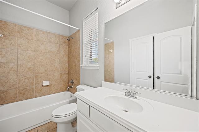 Building Photo - 9750 Candlewood Dr