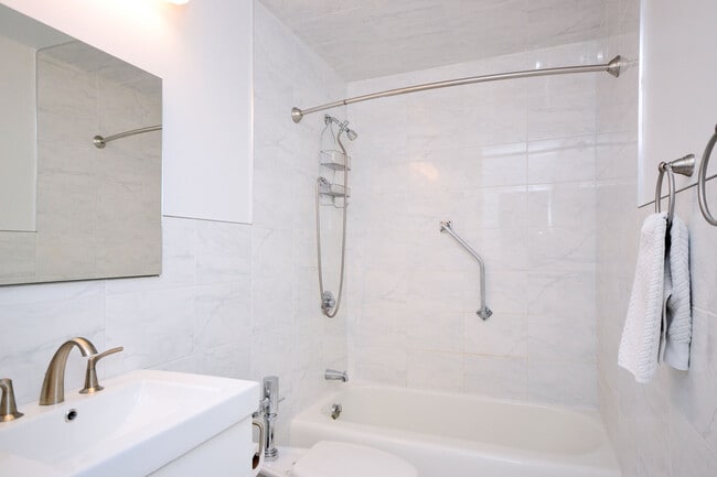 Building Photo - 3600 N Lake Shore Dr