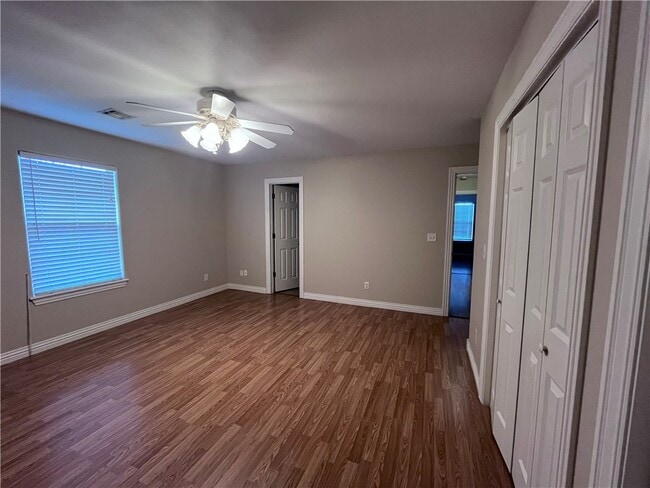 Building Photo - 2060 Ravenwood Blvd