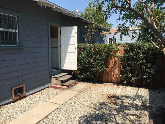 Small Private Yard - 1414 Logan St