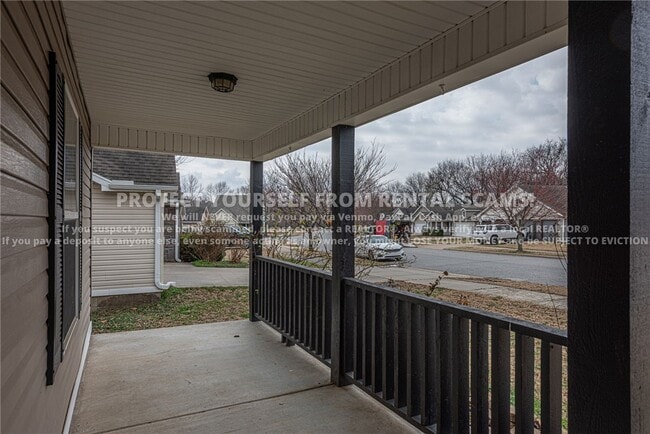 Building Photo - 1384 S Holland Dr