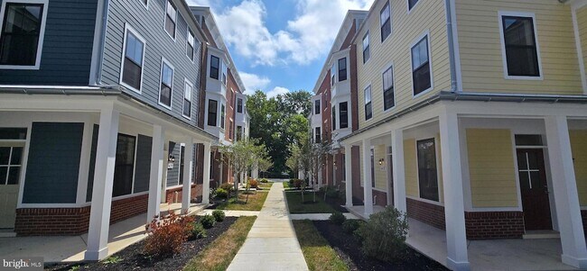Building Photo - 8 Chapel Alley