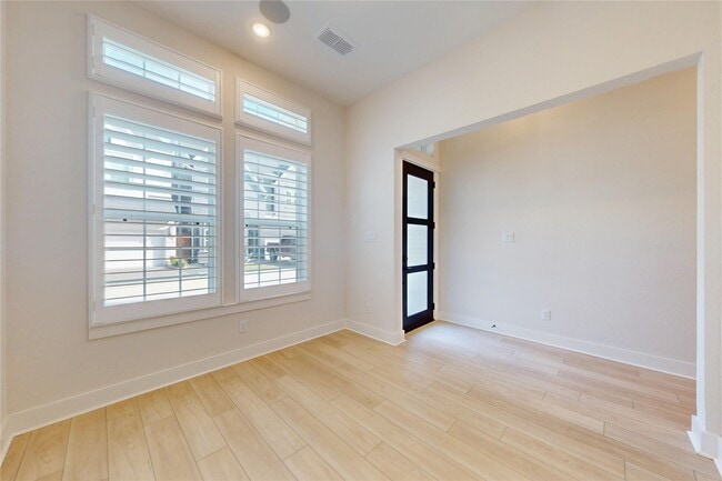 Building Photo - 3113 Somerset Levens Ln