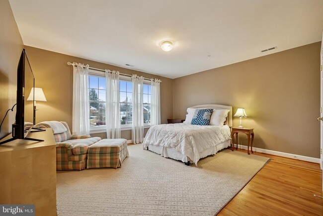 Building Photo - 8807 Ridge Rd