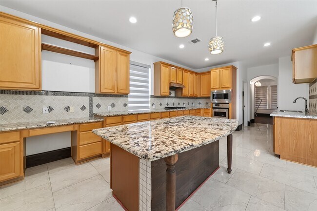 Building Photo - 1311 Rene Ct