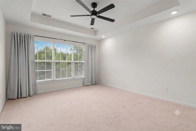 Building Photo - 1056 Pipistrelle Ct