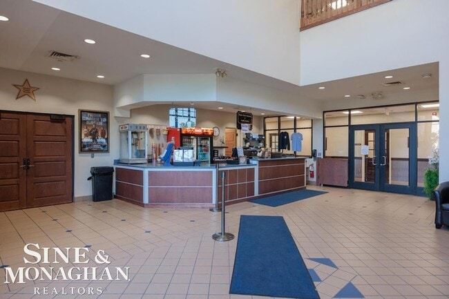 Building Photo - 744 Trombley Rd