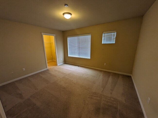 Building Photo - 1077 Hiton Cir
