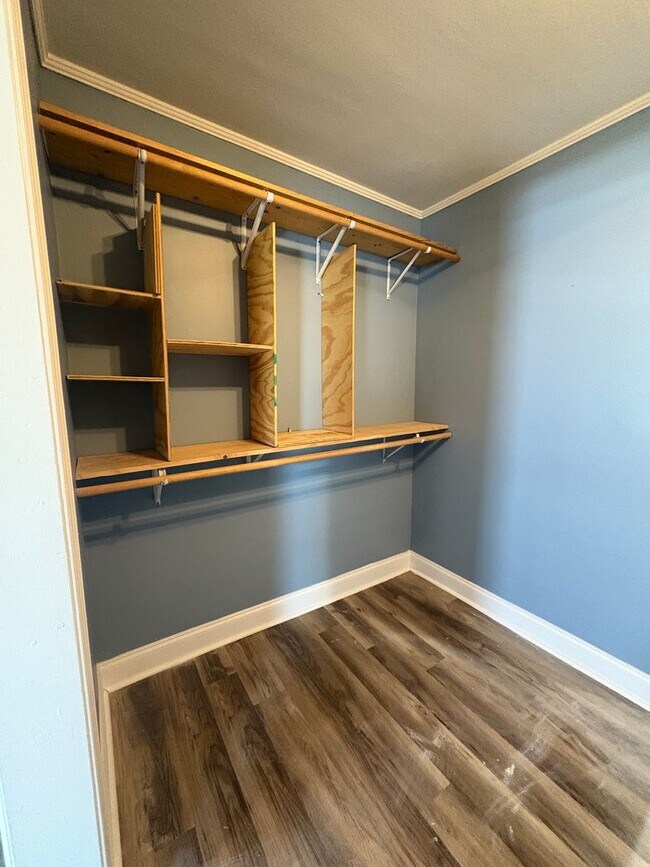 Building Photo - 1303 Collett Ln