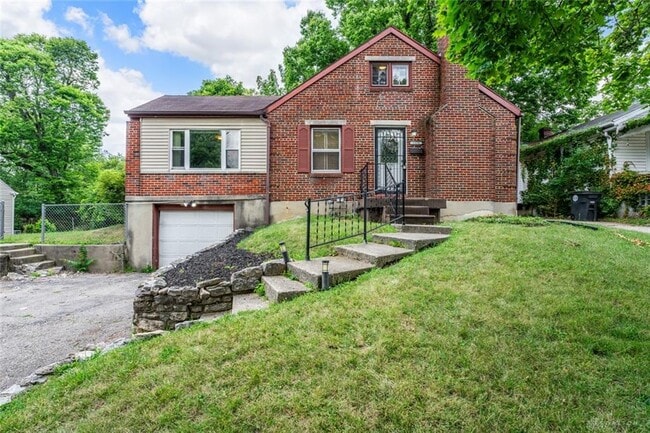 Primary Photo - 1329 Shaftesbury Rd