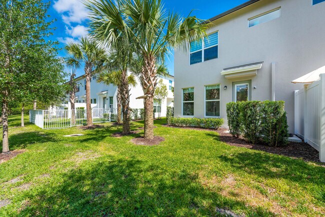 Building Photo - 6082 Carre Wy