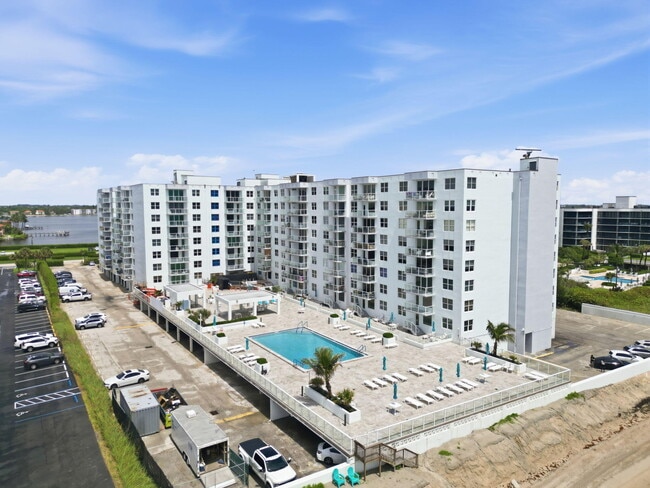 Building Photo - 3450 S Ocean Blvd