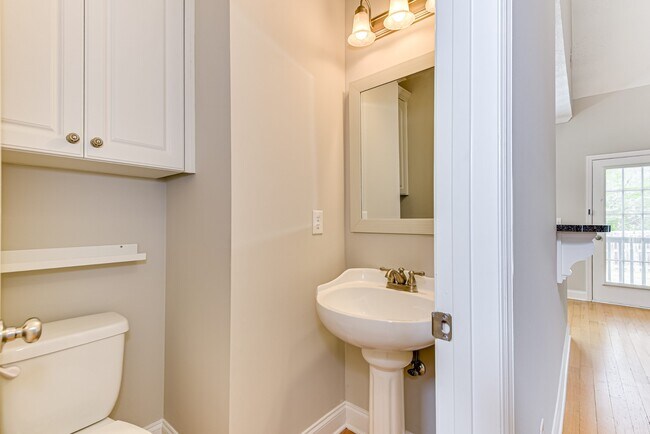 Building Photo - 4116 Chastain Dr