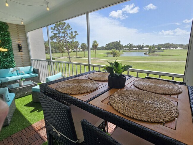 Building Photo - Gorgeous Seasonal Short-Term 2 Bedroom 2 Bathroom 2nd Floor Condo with Golf Transfer at Farmingto...