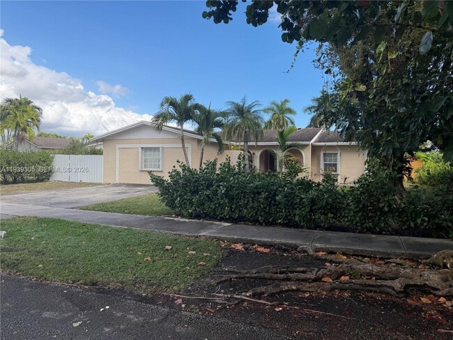 Building Photo - 8111 SW 129th Ave