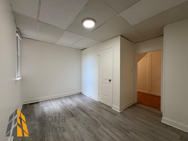 Building Photo - Updated 3 BR Home with Spacious Yard & Pre...