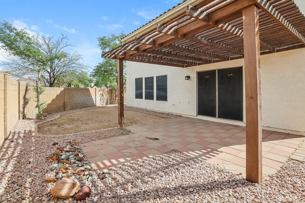 Building Photo - 2809 E Cherry Hills Dr