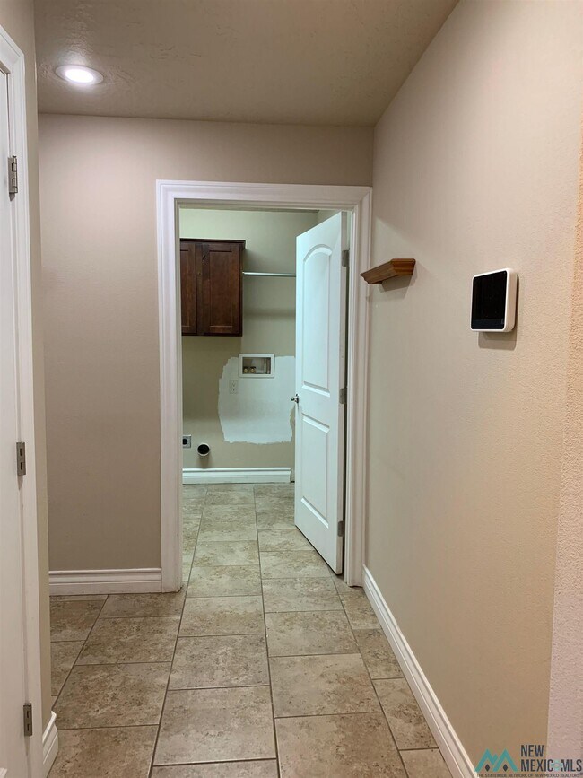 Building Photo - 116 Mariposa Dr